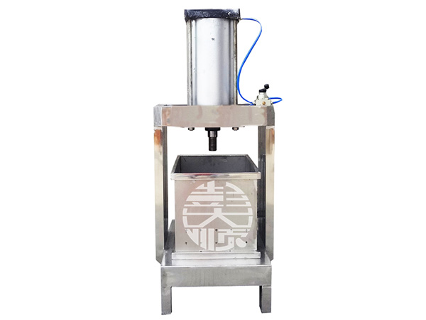 南陽客戶購買的彭大順豆腐干壓機