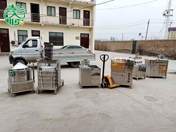 南陽唐河客戶購買的豆腐機發貨現場