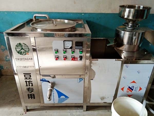 彭大順技術員上門安裝豆腐機和豆皮機